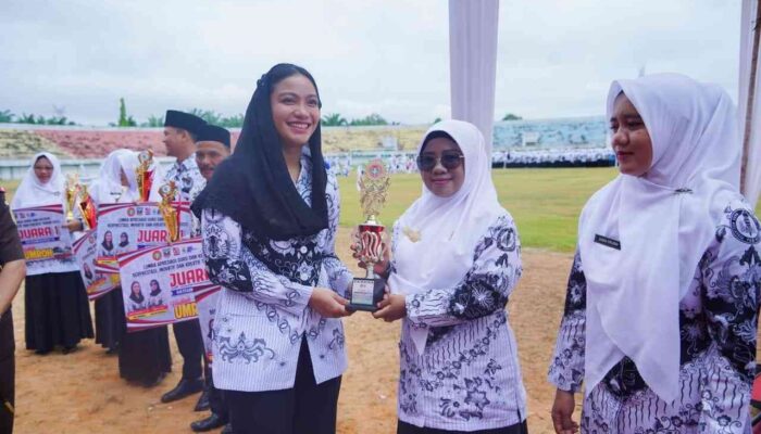 Apresiasi HGN dari Bupati Annisa, Enam Guru dan Kepsek Terbaik Dharmasraya Diberangkatkan Umrah