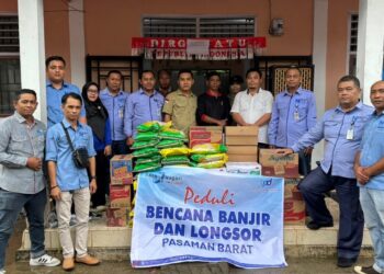 Bank Nagari Cabang Simpang Empat Salurkan Bantuan untuk Korban Banjir dan Longsor di Pasaman Barat