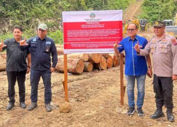 Dilaporkan Pengusaha Pembalakan, Novermal Tegaskan Tak Akan Bungkam Bela Lingkungan