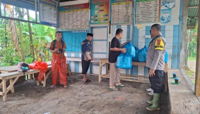 Ribuan Warga Terdampak Banjir, Polsek IV Jurai Lakukan Pengamanan dan Evakuasi