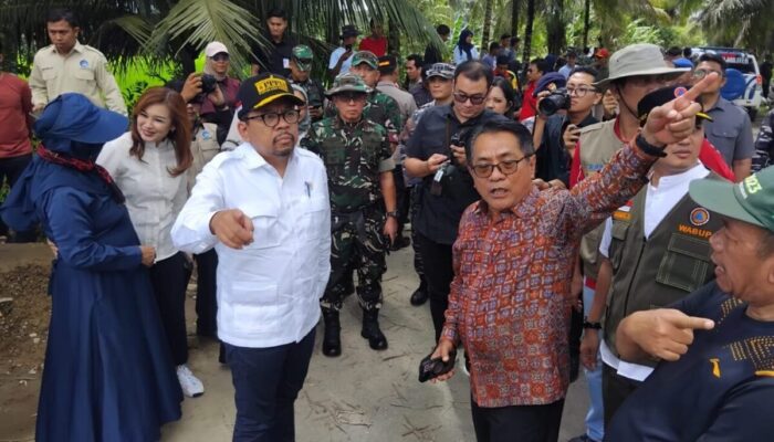 Kepala Staf Kepresidenan Tinjau Lokasi Bencana Alam di Padang Pariaman