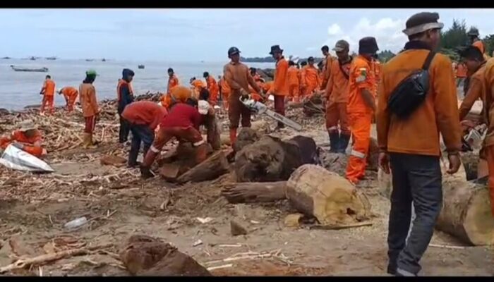 DLH Padang Siapkan Penanganan 3.327 Ton Sampah Usai Bencana Banjir