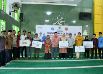 Baznas Agam Distribusikan Zakat Rp76.050.000 kepada 40 Mustahik