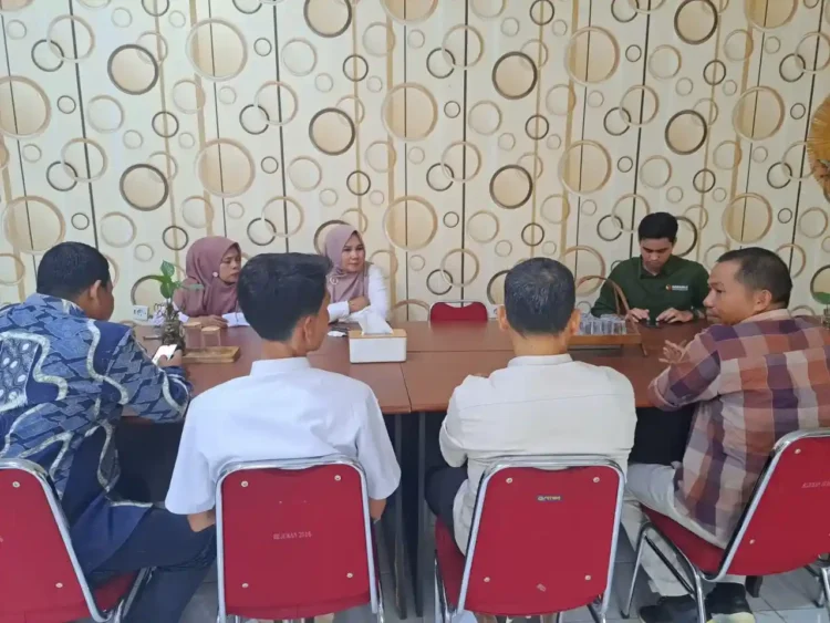 Bawaslu Kabupaten Pesisir Selatan (Pessel) kembali melanjutkan program roadshow ke berbagai sekolah dalam rangka menggiatkan sosialisasi pengawasan partisipatif dan pendidikan politik bagi pemilih pemula. IST