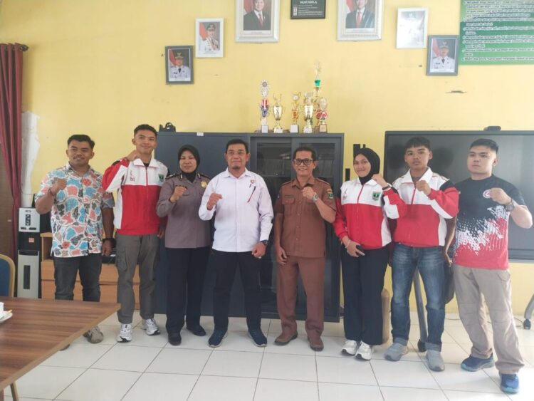 Tiga siswa terbaik dari SMA Negeri 1 Lubuk Sikaping akan mewakili Provinsi Sumatera Barat dalam ajang bergengsi Pekan Olahraga Pelajar Nasional (POPNAS) XVII dan Pekan Paralimpik Pelajar Nasional (PEPARPENAS) XI Tahun 2025. IST