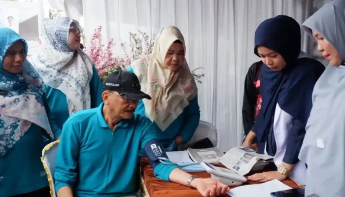 Bupati Hendrajoni Hadiri HKN ke-61: Tegaskan Investasi Kesehatan untuk Generasi Muda