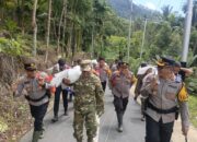 Wabup Risnaldi Bersama Kapolres Pessel Antarkan Langsung Bantuan untuk Warga Terisolasi di Bayang Utara