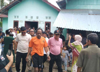 Evi Yandri dan YPJI Jemput Ibu-Anak ODGJ di Padang Pariaman 