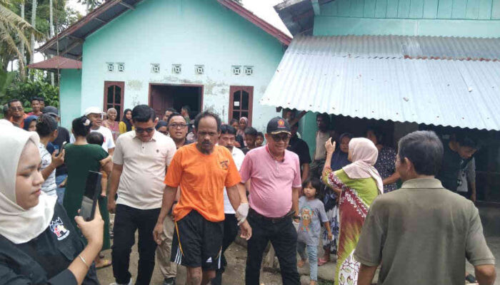 Evi Yandri dan YPJI Jemput Ibu-Anak ODGJ di Padang Pariaman 