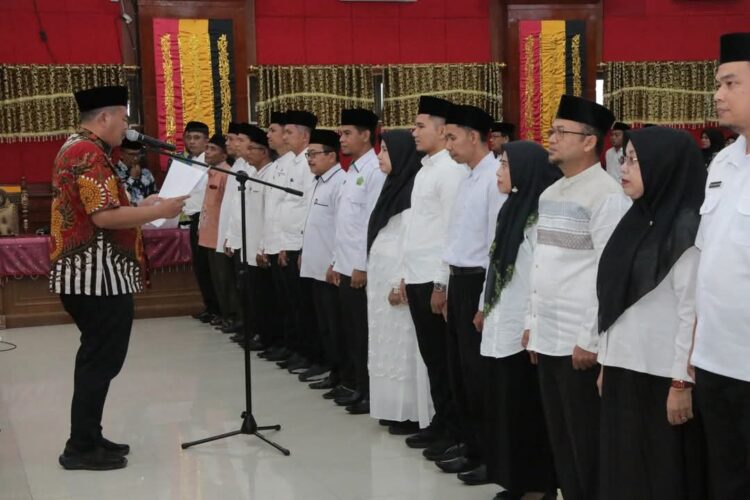 Pemerintah Kota (Pemko) Pariaman menegaskan komitmen memperkuat pembinaan Al-Qur’an dari akar rumput melalui pengukuhan Lembaga Pengembangan Pendidikan Tilawatil Qur’an (LPPTQ) tingkat kecamatan. IST