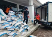 BNPB Kirim 100 Ton Beras dan Mi Instan ke Korban Bencana di Agam