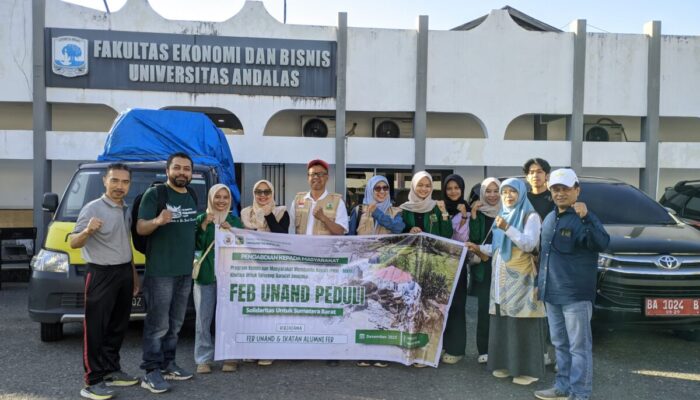 FEB Unand Peduli, Salurkan Bantuan ke Nagari Toboh dan Edukasi Ke Sekolah Menengah