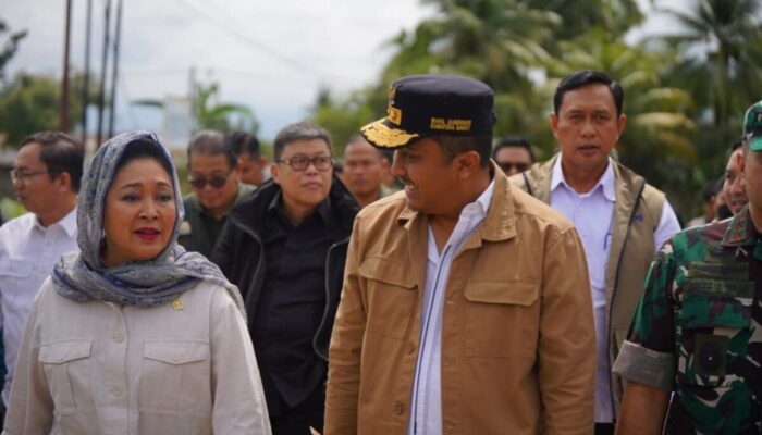 Titiek Soeharto Dengar Langsung Laporan Wagub Vasko, Darurat Sanitasi Menghantui Ribuan Masyarakat Terdampak Bencana di Sumbar
