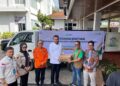 PT Pegadaian Area Padang Serahkan Bantuan Korban Bencana