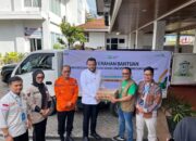 PT Pegadaian Area Padang Serahkan Bantuan Korban Bencana