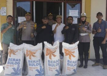 Bupati Pasbar Serahkan Bantuan Beras di Kecamatan Talamau