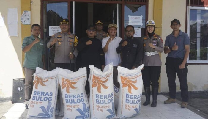 Bupati Pasbar Serahkan Bantuan Beras di Kecamatan Talamau