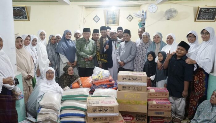 Maigus Nasir Serahkan Bantuan Kemanusiaan Bencana di Kampung Halamannya