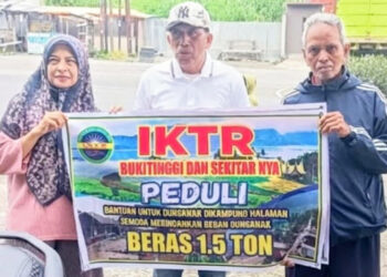 Ikatan Keluarga Tanjung Raya (IKTR) Bukittinggi dan sekitarnya, menyalurkan bantuan beras sebanyak 1,5 ton untuk korban terdampak bencana galodo di Kecamatan Tanjung Raya Maninjau, Kabupaten Agam. IST