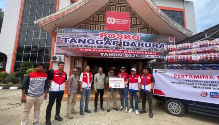 Pertamina Sumbagut Salurkan Bantuan untuk Bencana Banjir dan Longsor di Sumbar