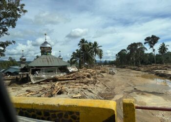 Menko PMK dan Kepala BNPB Pastikan Percepatan Penanganan Darurat Tapteng dan Tapsel