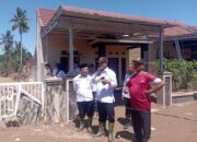 Kunjungi Lokasi Banjir Bandang, Kakanwil Kemenag Sumbar Mustafa Meneteskan Air Mata