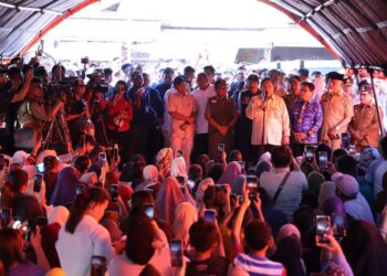 Presiden Prabowo Beri Semangat Warga Sumbar Terdampak Bencana