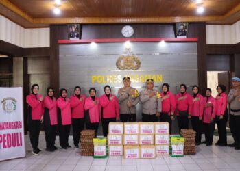Bhayangkari Pasaman Salurkan Bantuan untuk Korban Bencana di Kecamatan Bonjol