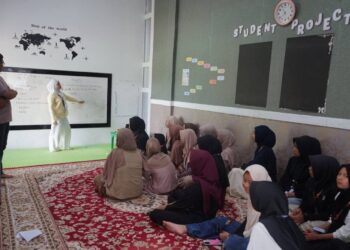 Pemkab Dharmasraya Evaluasi Pelaksanaan Program English BootCamp 2025
