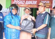 Wujud Kepedulian, Kakankemenag Padang Bantu Warga Terdampak Bencana