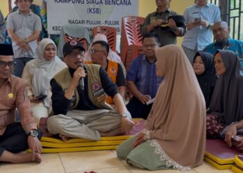 Bupati Hendrajoni Tinjau Posko Pengungsian Bayang Utara, Pastikan Layanan Darurat Berjalan Optimal