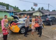 Polsek Koto XI Tarusan Salurkan 125 Paket Sembako untuk Warga Terdampak Banjir