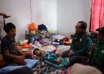 Kisah Haru di Balik Galodo Salareh Aia: Bayi Selamat di Atas Jerami, UMNatsir Hadir Menghapus Luka