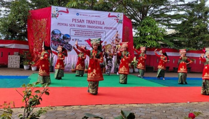 Siswa SDN 24 Jati Gaung Tampilkan Pentas Seni Tarian Tradisional