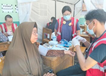 Pengungsi Kayu Pasak Mulai Idap ISPA dan Maag Pascabencana