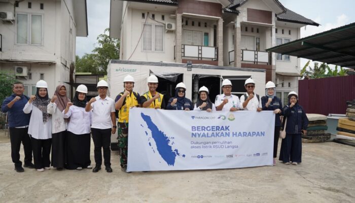 ILUNI FKUI, ILUNI FTUI, dan ParagonCorp Serahkan Donasi Genset untuk RSUD Langsa sebagai Bagian dari Tanggap Bencana Aceh