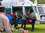 Helikopter Polri Mendarat di Pessel, Bawa Bantuan Logistik untuk Korban Banjir dan Longsor