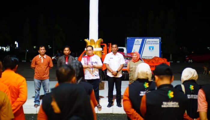 Sekda Dharmasraya Lepas Tim Pengantar 2 Ton Rendang ke Tiga Wilayah