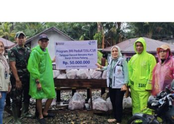 BRI BO Khatib Sulaiman Bagikan 2.500 Nasi Bungkus di Lubuk Buaya dan Nanggalo