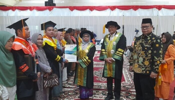 UIN Bukittinggi Gelar Wisuda Sederhana di Tengah Bencana : Momentum untuk Bangkit dan Berkarya