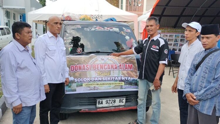 Ketua Komisi IV DPRD Sumbar, Doni Harsiva Yandra, meninjau lokasi terdampak banjir bandang sambil mendorong percepatan penanganan bencana di Sumatera Barat. (Foto: Ist)