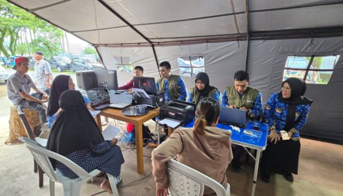 Disdukcapil Kota Padang Berikan Pelayanan Adminduk di Huntara