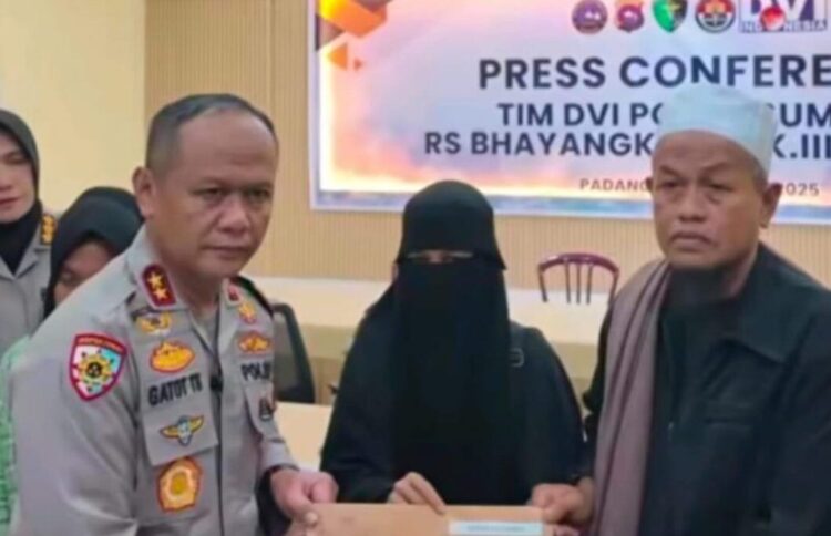 Polda Sumbar berhasil menjangkau masyarakat yang terisolasi di Jorong Lambeh, Nagari Ampang Koto Palembayan, Kabupaten Agam. IST