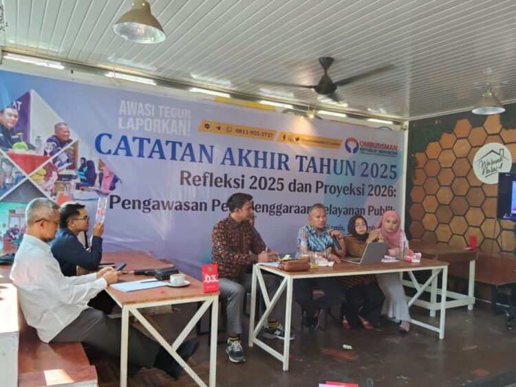Suasana konferensi pers Catatan Akhir Tahun Ombudsman Perwakilan Sumbar, di Padang, Kamis (18/12). FAUZI