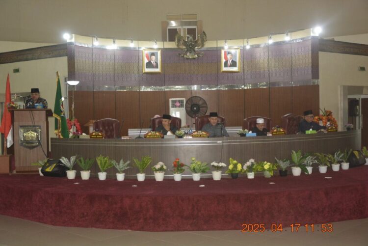 Rapat paripurna yang digelar DPrD Sijunjung. IST