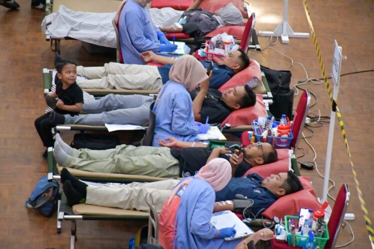 PT Semen Padang menggelar donor darah di Gedung Serba Guna (GSG) PT Semen Padang, Selasa (30/12). IST