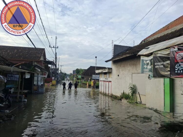 Banjir yang merendam Kecamatan Balongpanggang dan Kecamatan Benjeng di Kabupaten Gresik, Provinsi Jawa Timur, Minggu (21/12) sumber foto BPBD Kabupaten Gresik