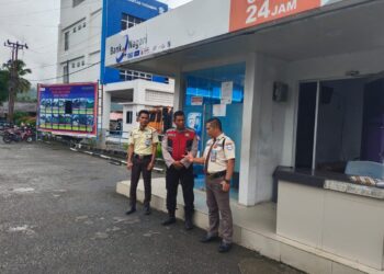 Tingkatkan Semangat Security, Kepala Cabang Bank Nagari Pasaman Berikan Contoh Pelayanan