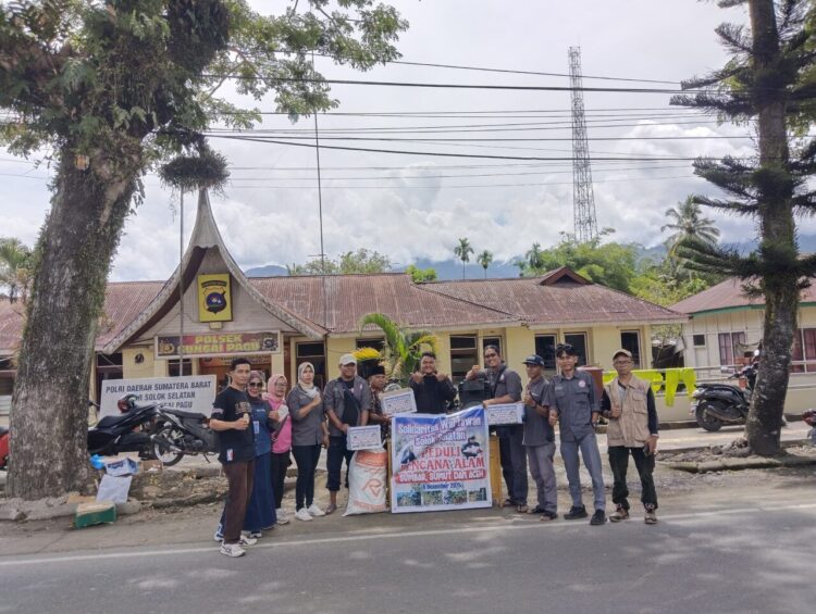 Wartawan Solsel Salurkan Rp 10 Juta Hasil Penggalangan Donasi untuk Korban Galodo Agam.  IST