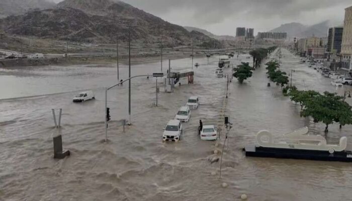 Jeddah Arab Saudi Terendam Banjir Usai Diguyur Hujan Deras